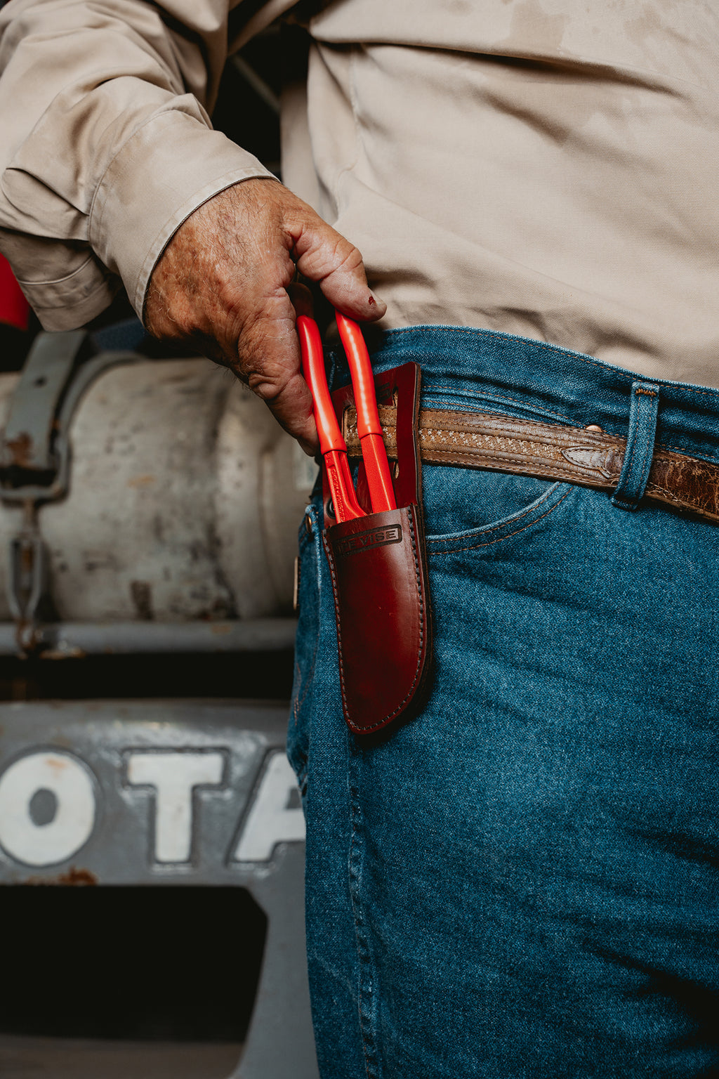 7" Slim Jaw Plier Leather Sheath