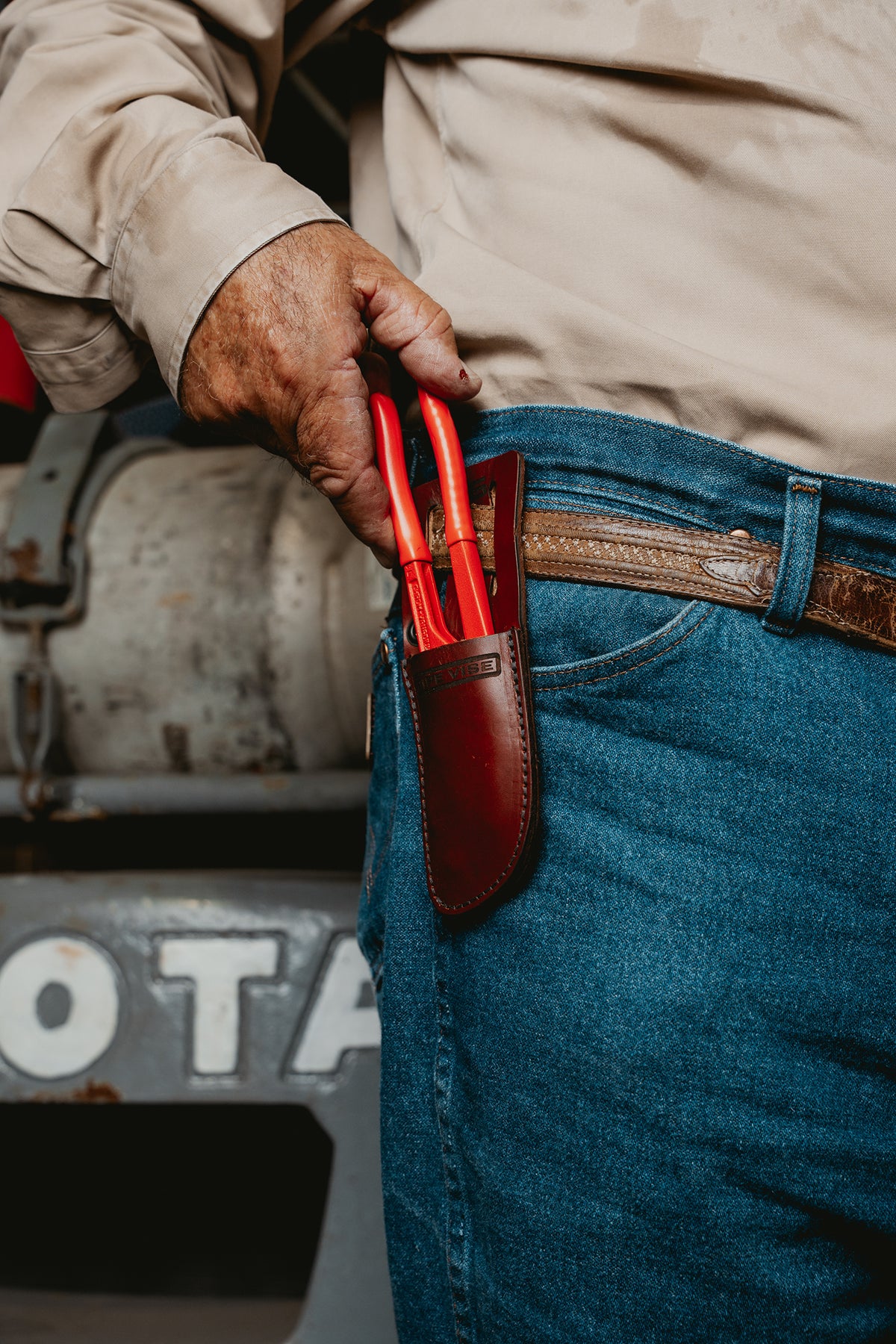 7" Slim Jaw Plier Leather Sheath