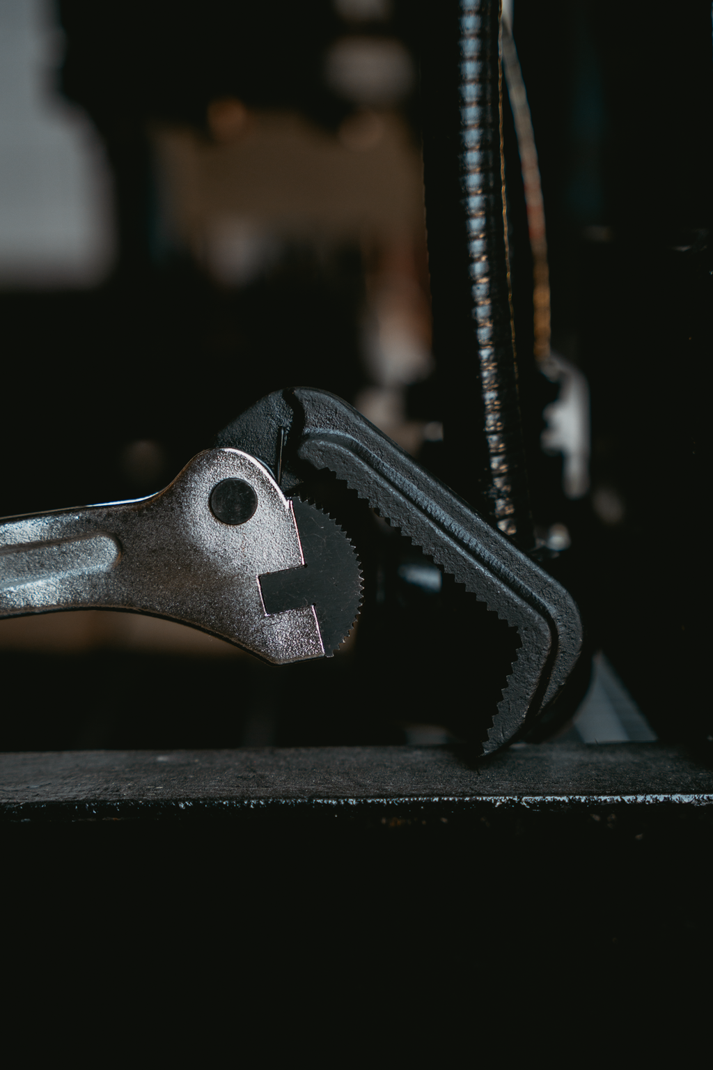 The Tomahawk™ (SW12-2). 2" Capacity.